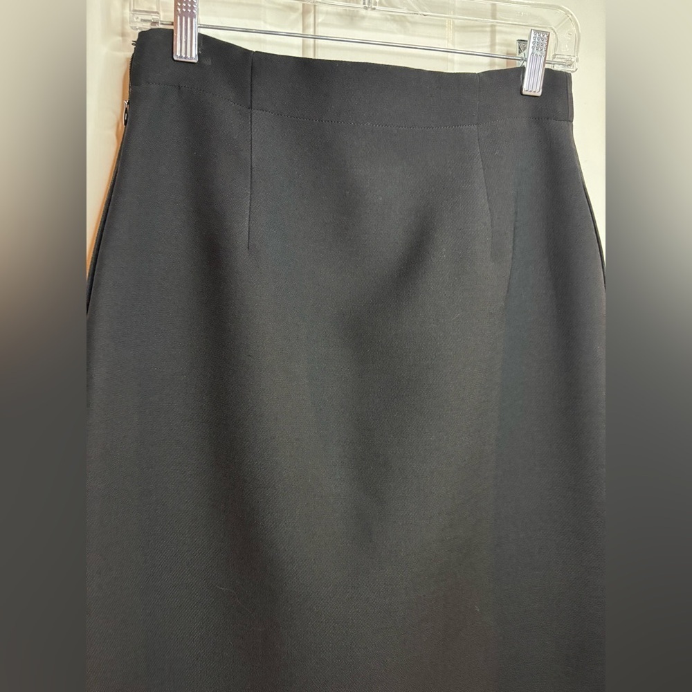 EUC Dior Classic Black A-Line Skirt with front vents size wool & silk 8 - Picture 6 of 9